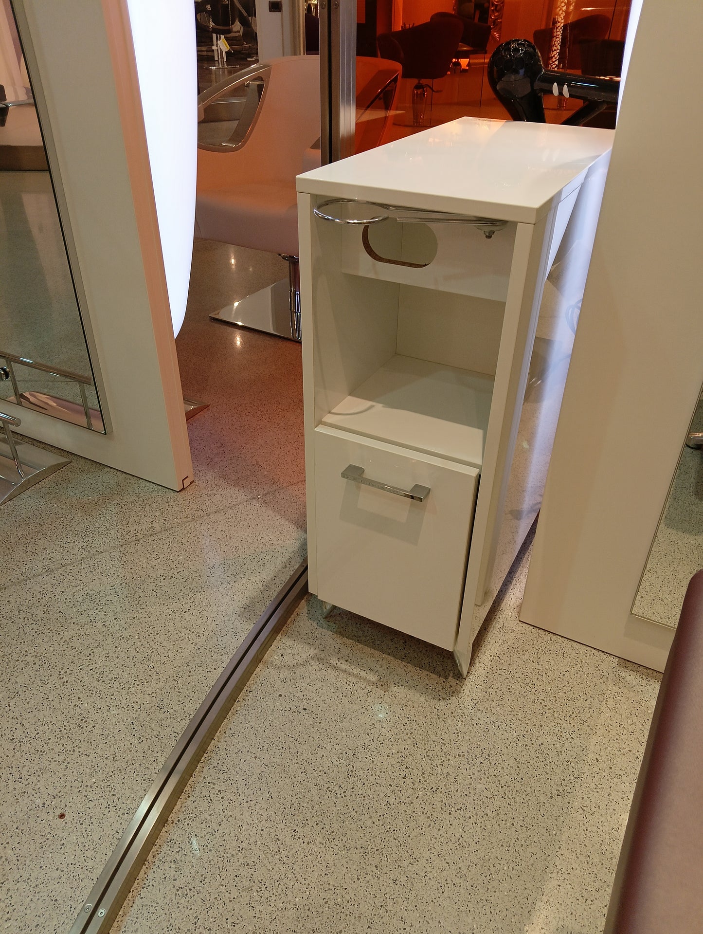 Mobiletto BIFACCIALE